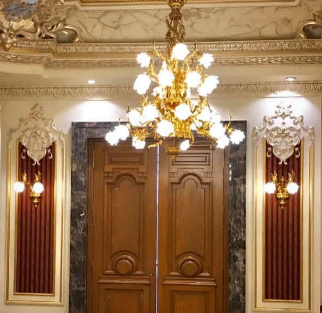 لوسترونوس