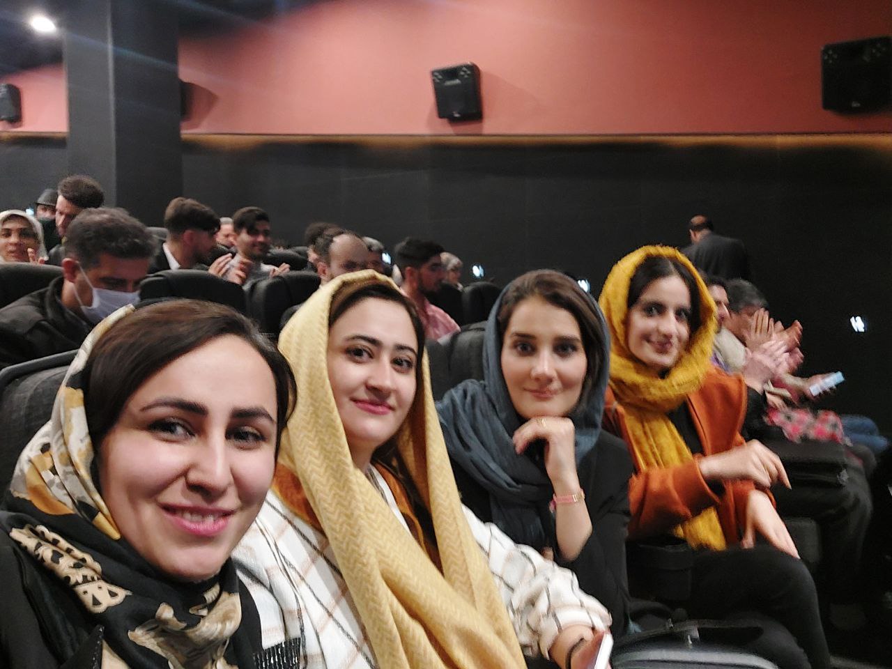 در کنار بهترین همکارانم😍