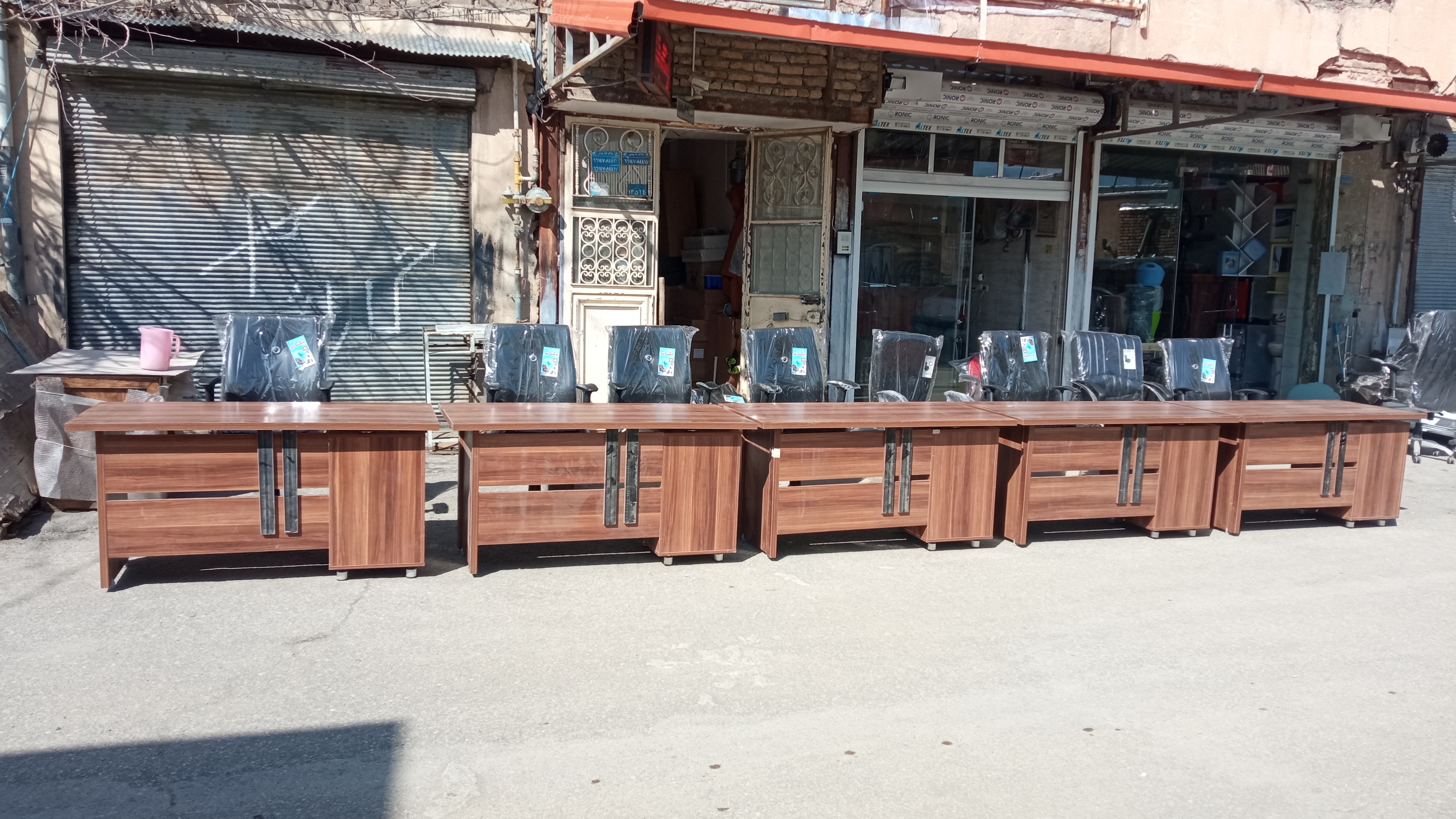 میز نگین