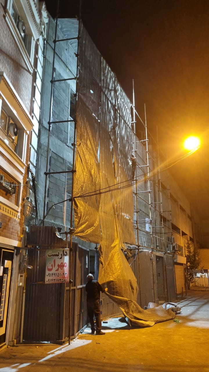 نصب داربست فلزی در تبریر