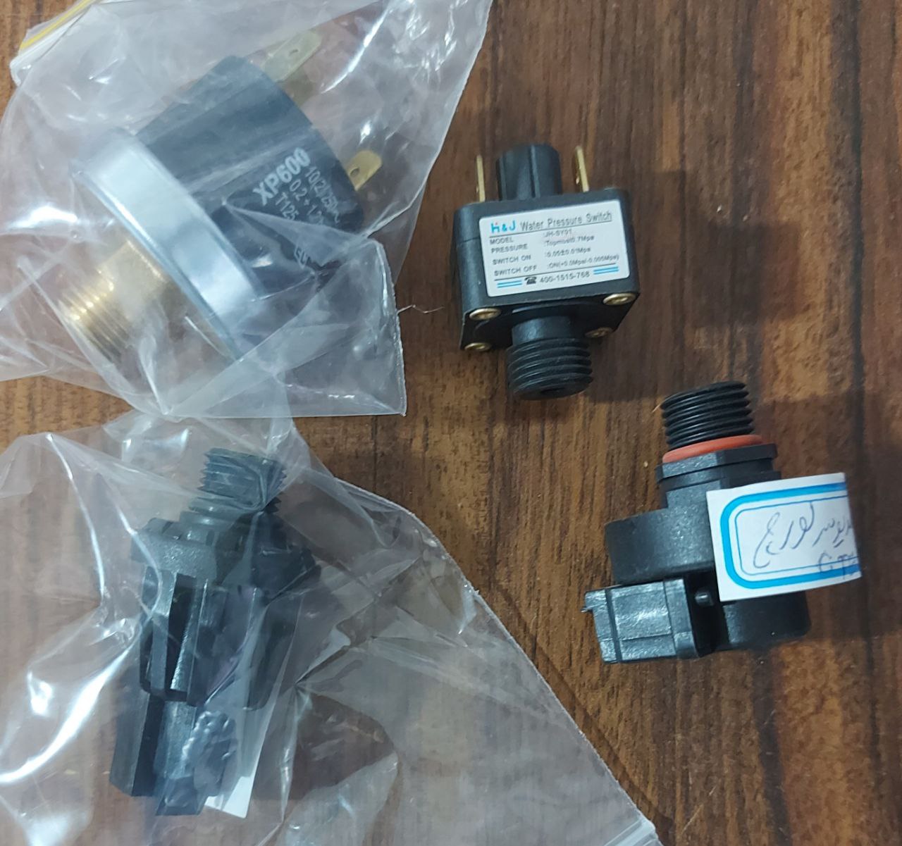 انواع کلید حداقل فشار اب و ترانسدیوسر پکیج