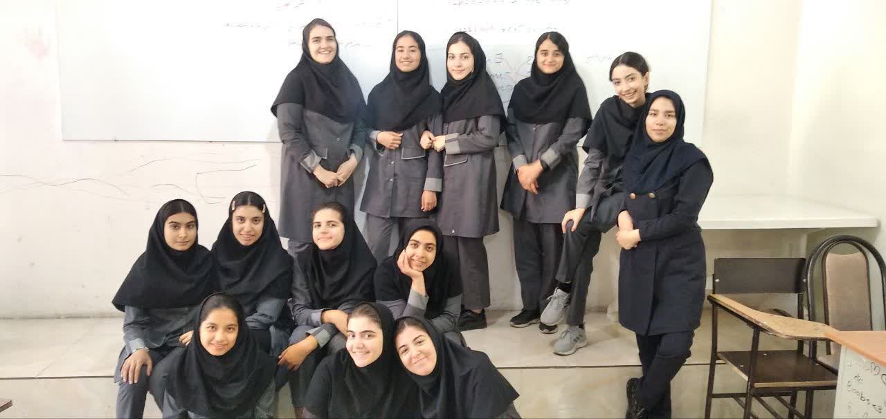 عکس با دانشجویان