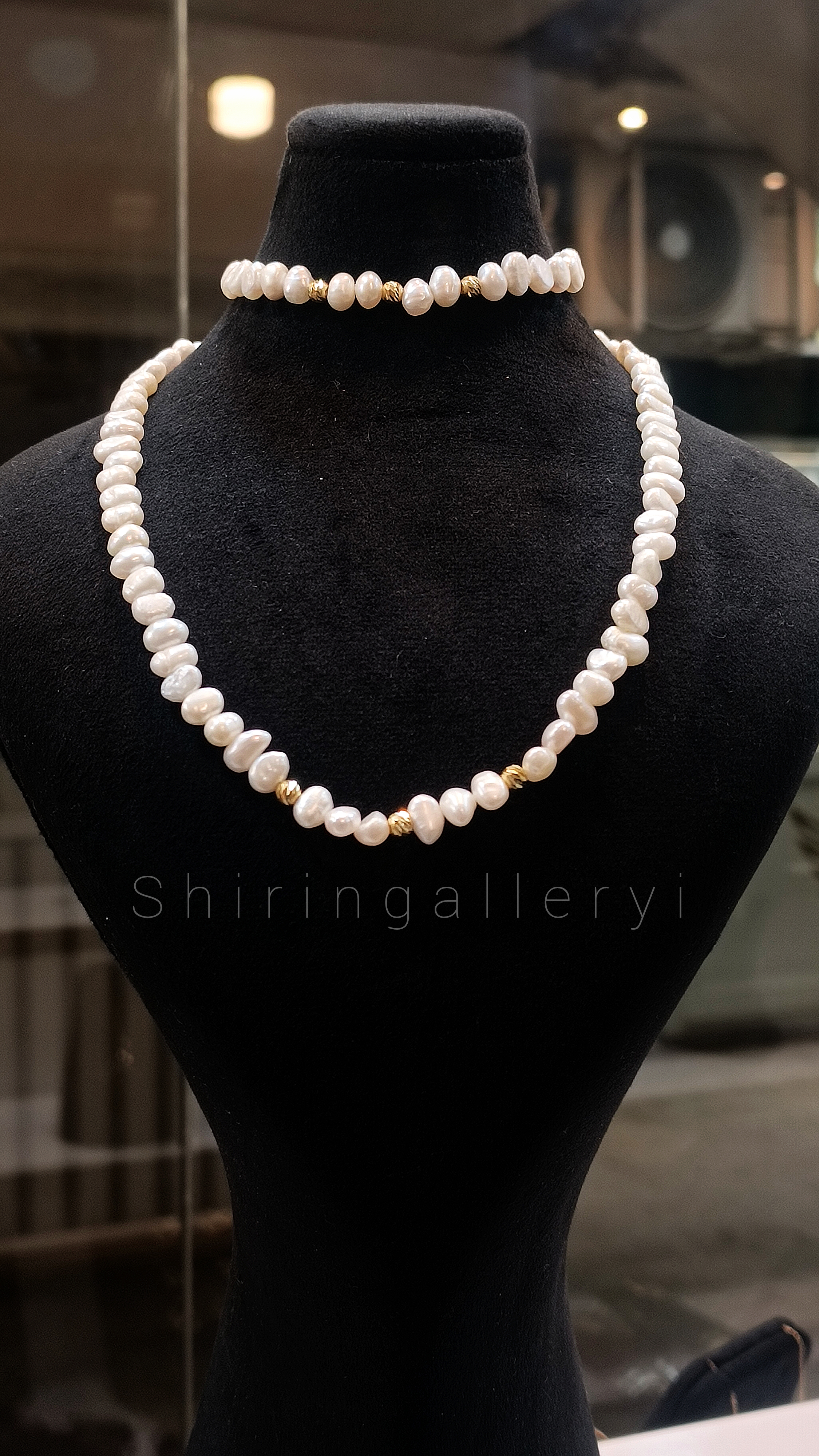 نیم ست طلا در بروجرد