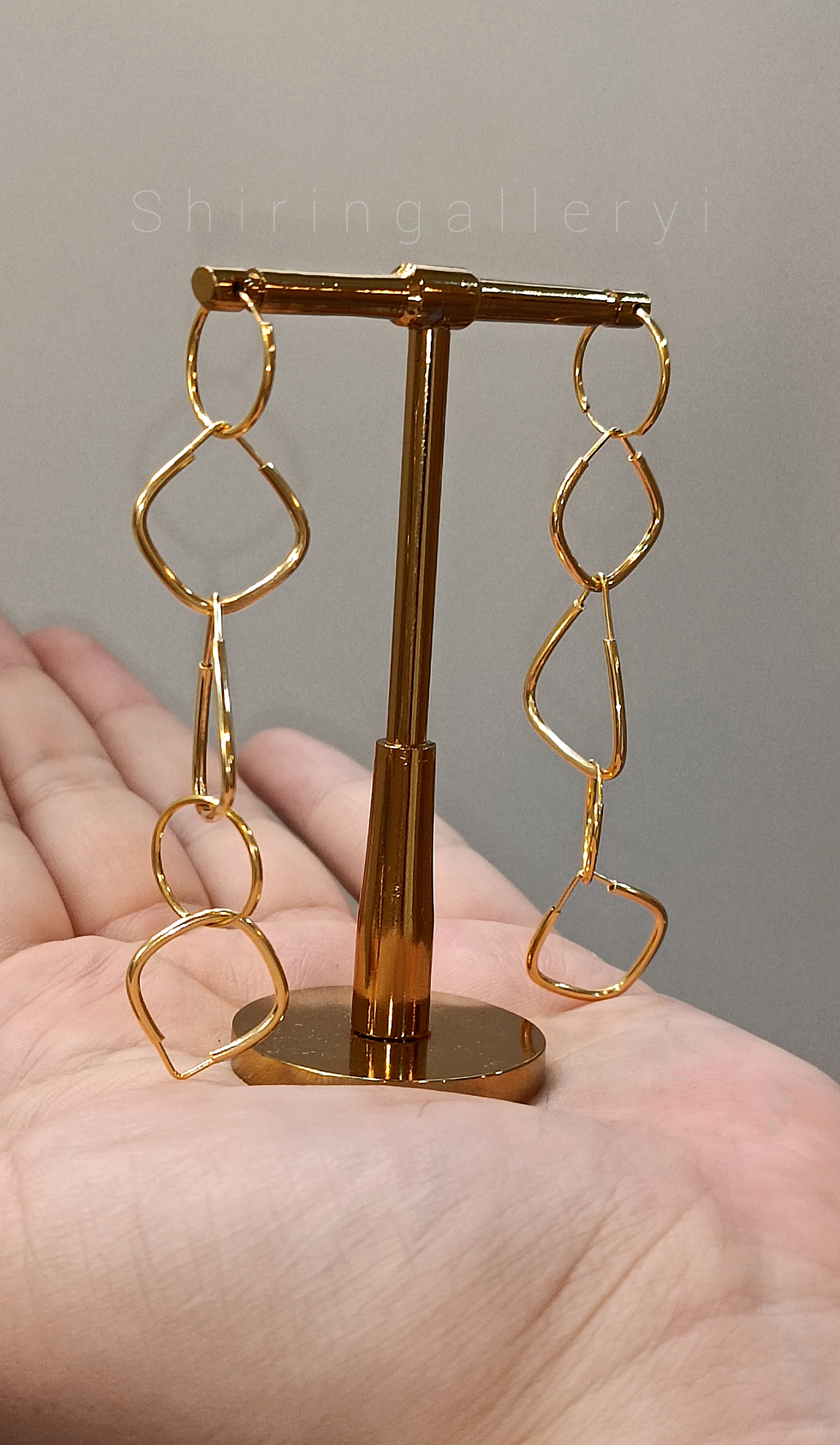 گوشواره طلا در بروجرد