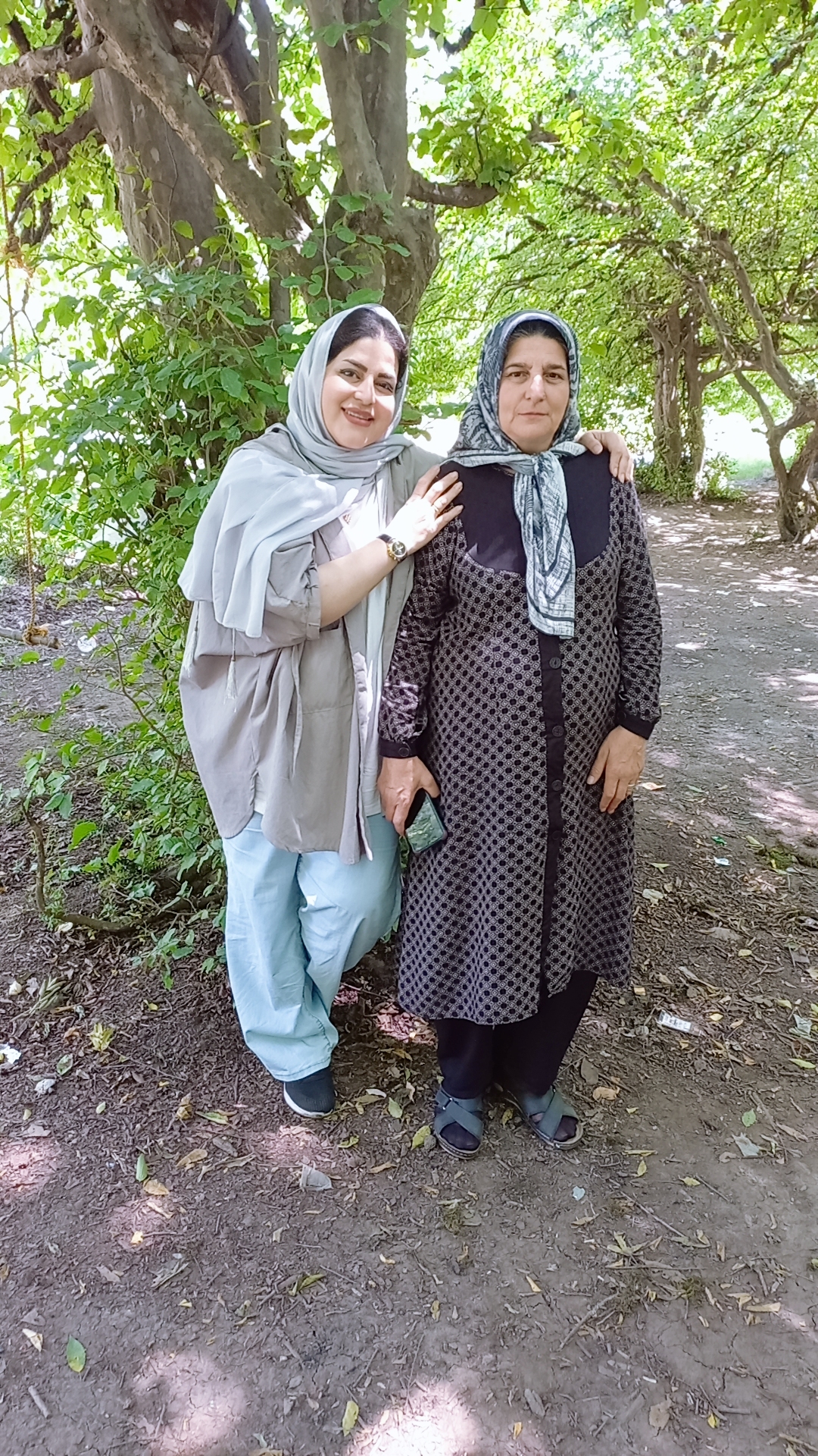 خواهرانه