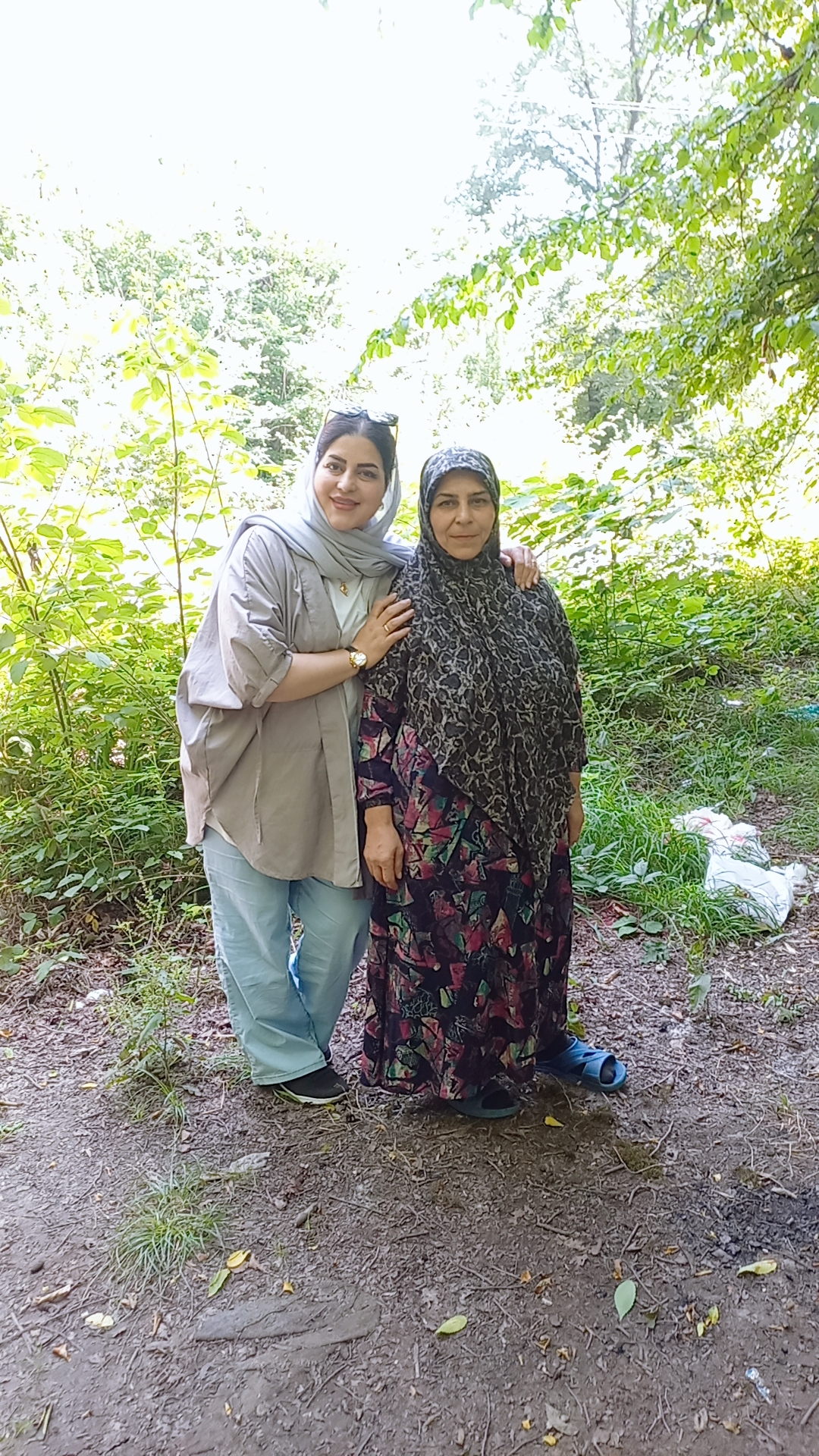 خواهرانه