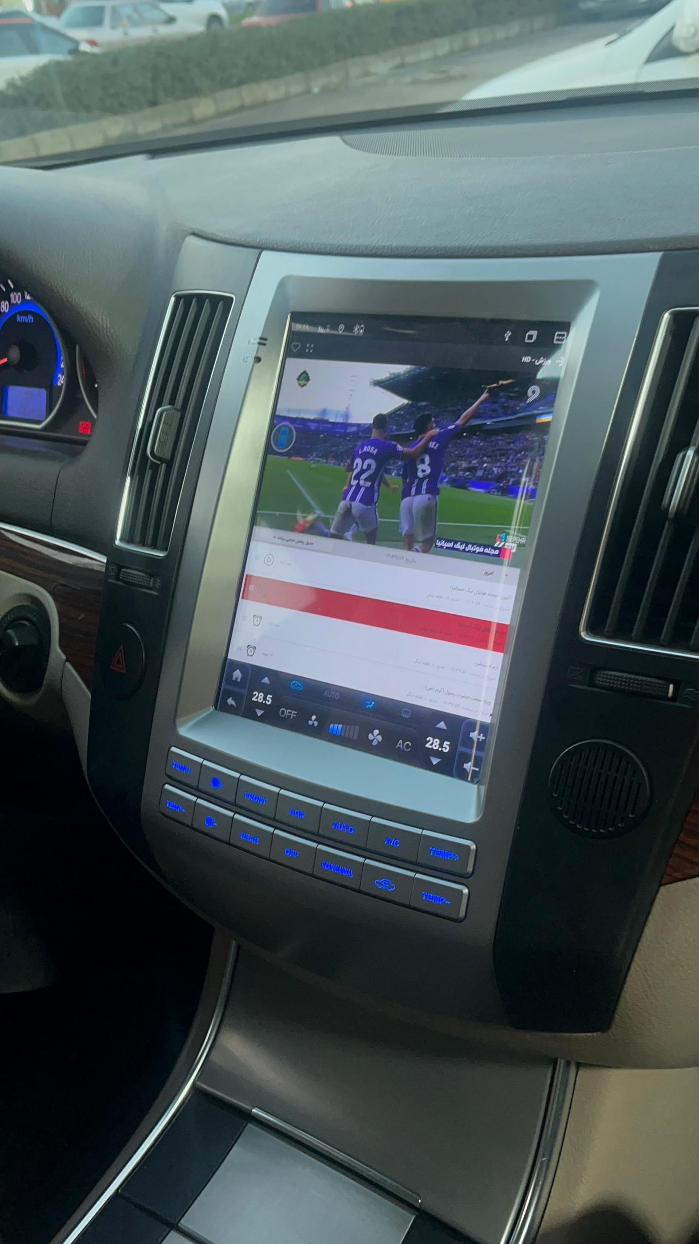 مانیتور تسلایی هیوندا