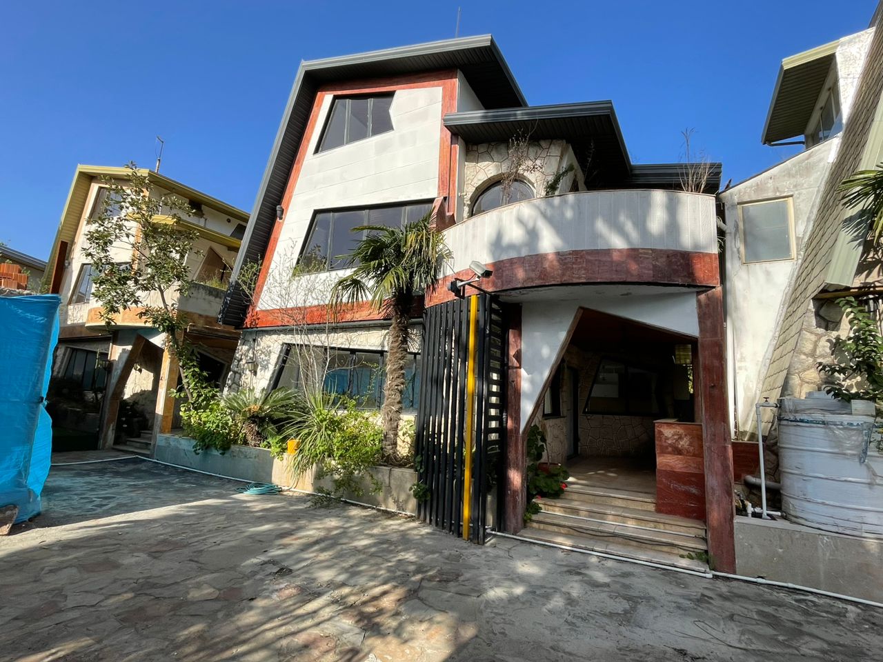 فروش ویلا دوبلکس استخردار ایزدشهر داخل مجموعه سندتکبرگ 