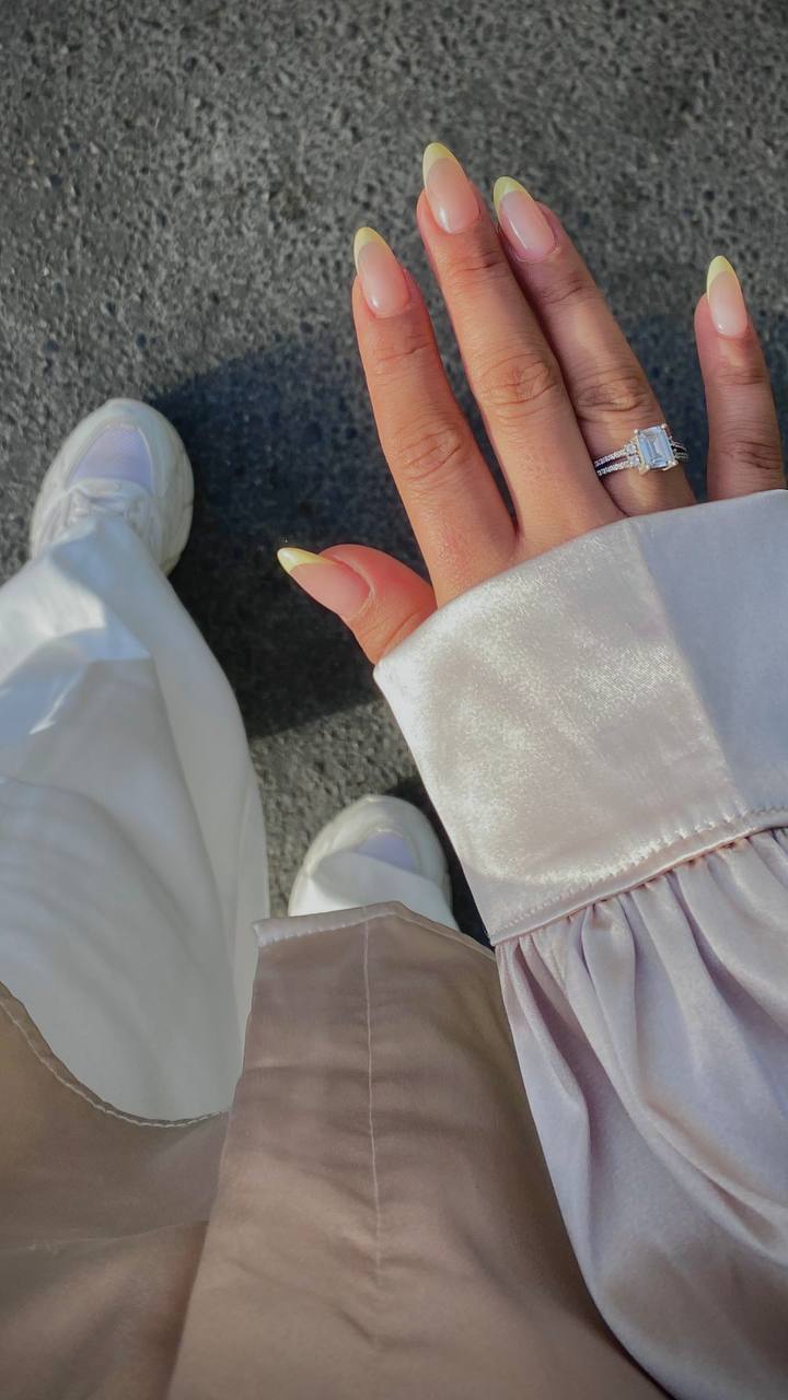 خدمات ناخن 😍برای دیدن نمونه های بیشتر روی عکس کیلیک کنین☝🏻