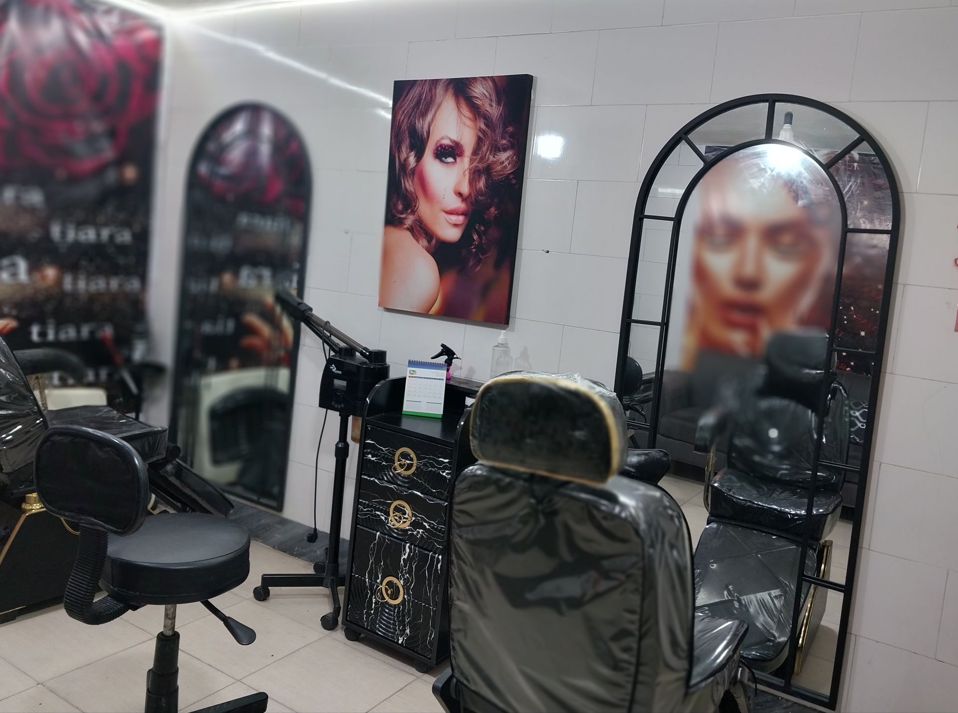 سالن زیبایی تیارا