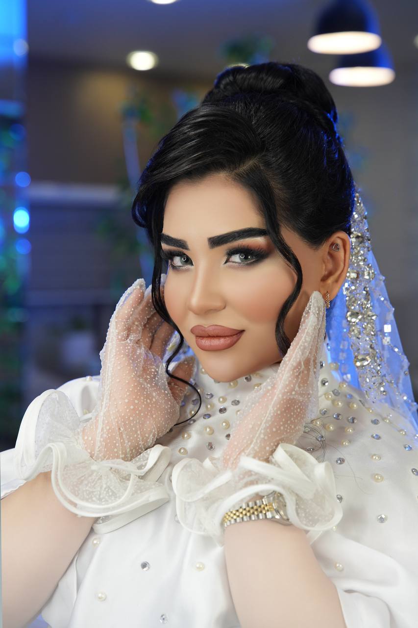 خدمات تخصصی میکاپ😍برای دیدن نمونه کارهای بیشتر روی عکس کیلیک کنین☝🏻