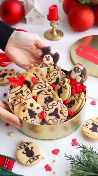 شیرینی طرح دار