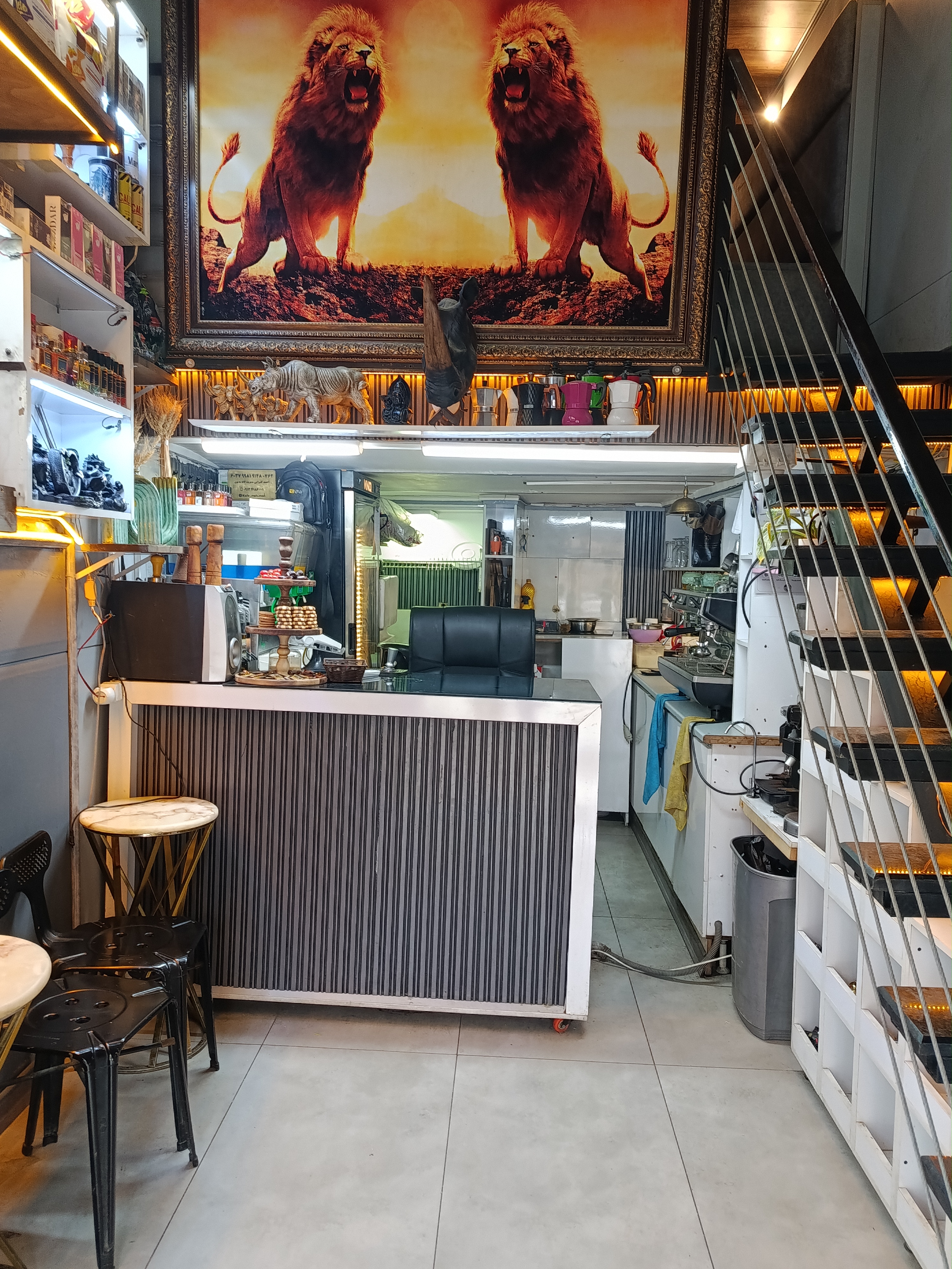 کافه مه مون 