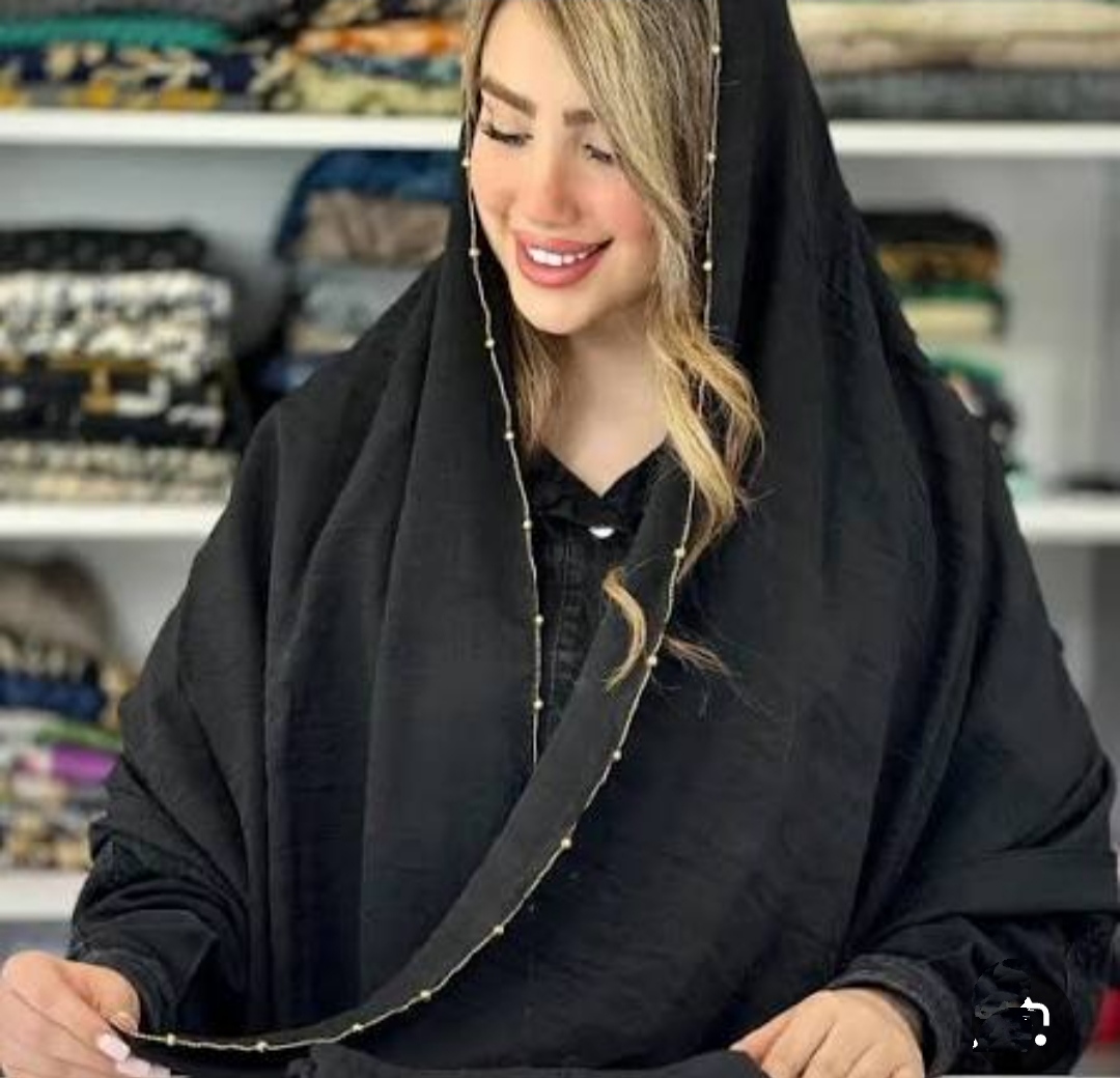 شال دور زنجیره طلایی مشکی 