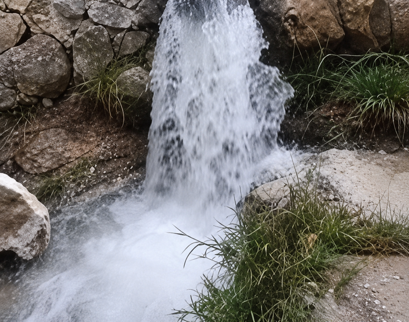 آب و آبشار 