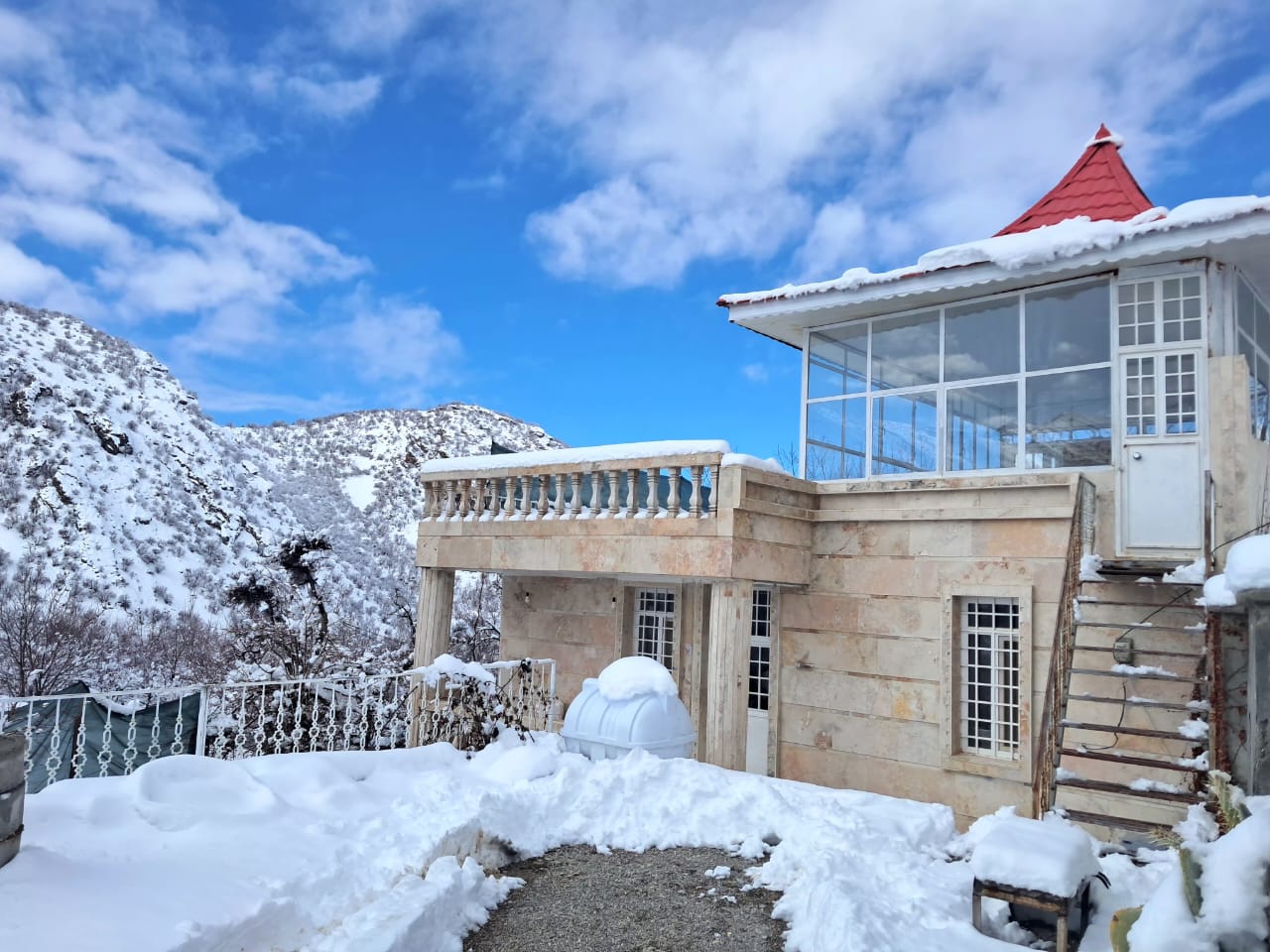 آلاچیق و روف گاردن در زمستان 