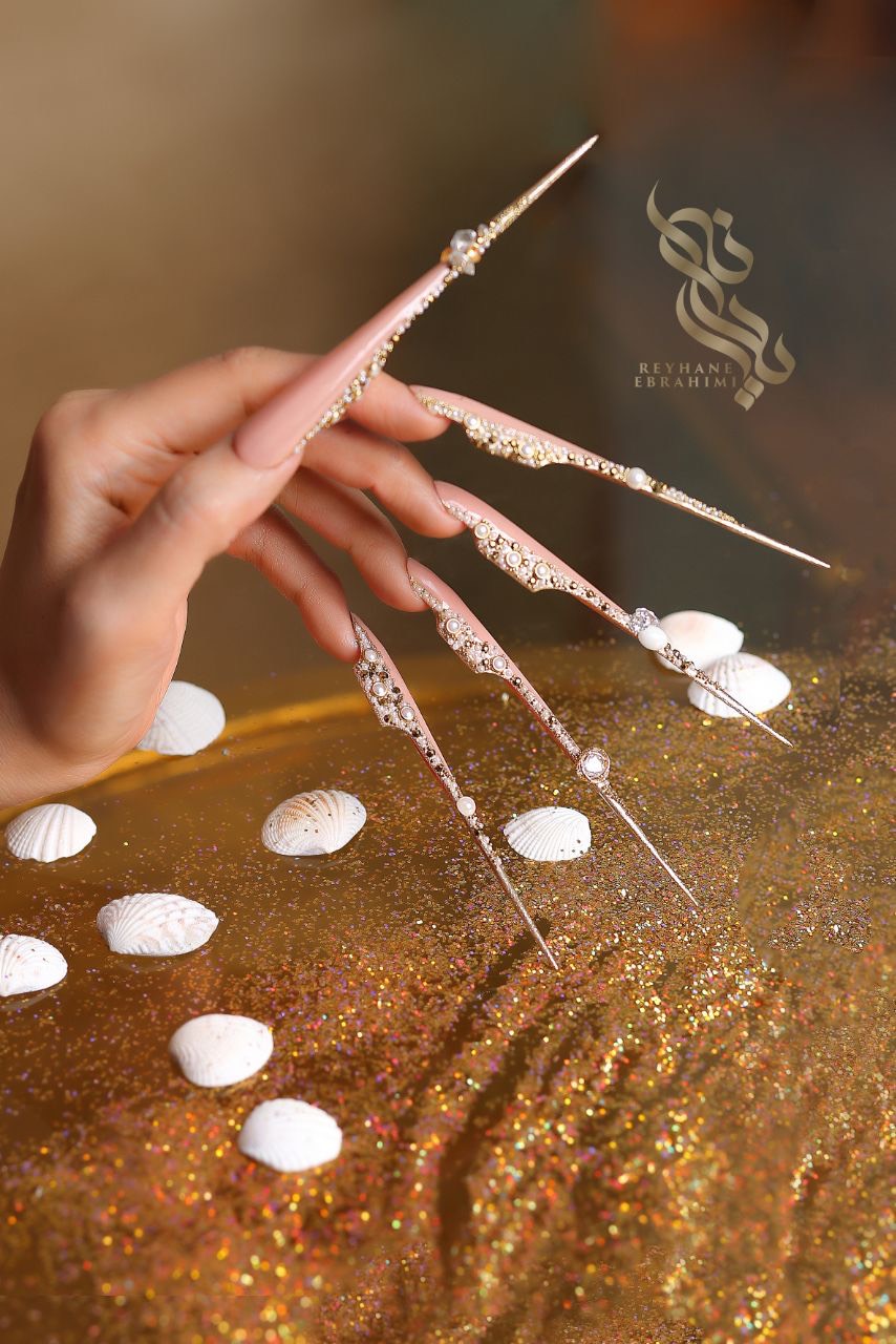 خدمات آموزشی ناخن 🥰برای دیدنه نمونه کارهایی بیشتر روی عکس کلیک کنین☝🏻