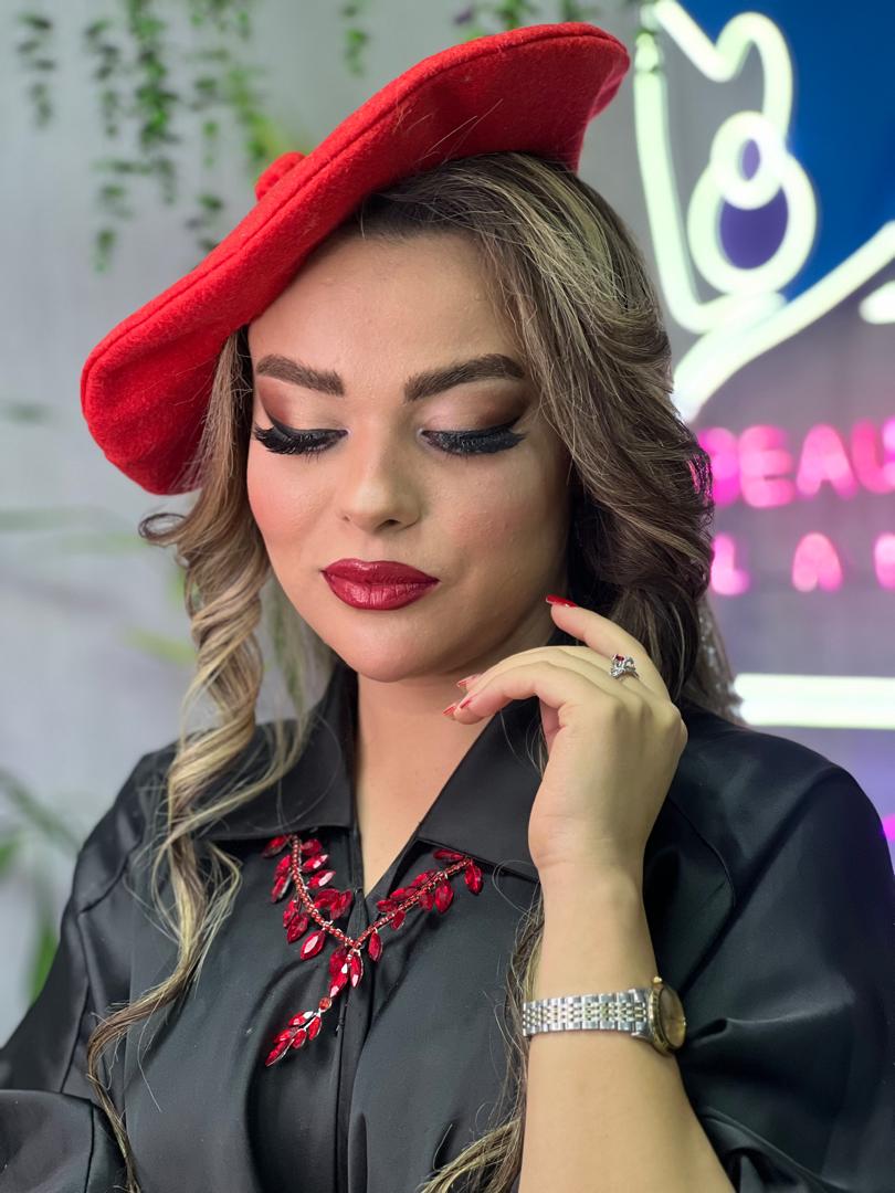 خدمات تخصوصی میکاپ 🥰برای دیدنه نمونه کارهایی بیشتر روی عکس کلیک کنین☝🏻