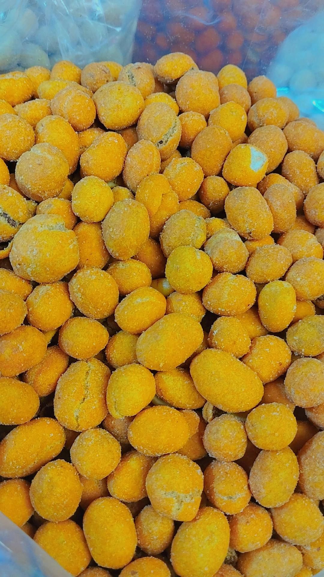 بادام زمینی روکش دار