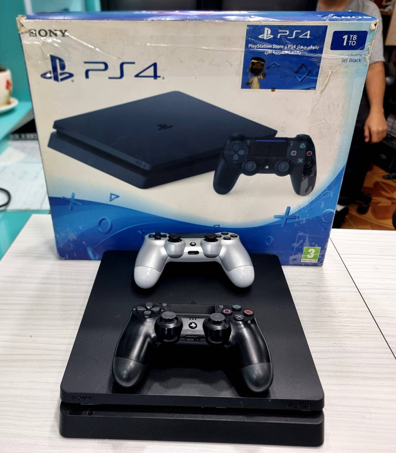 PS4 SLIM-1TB