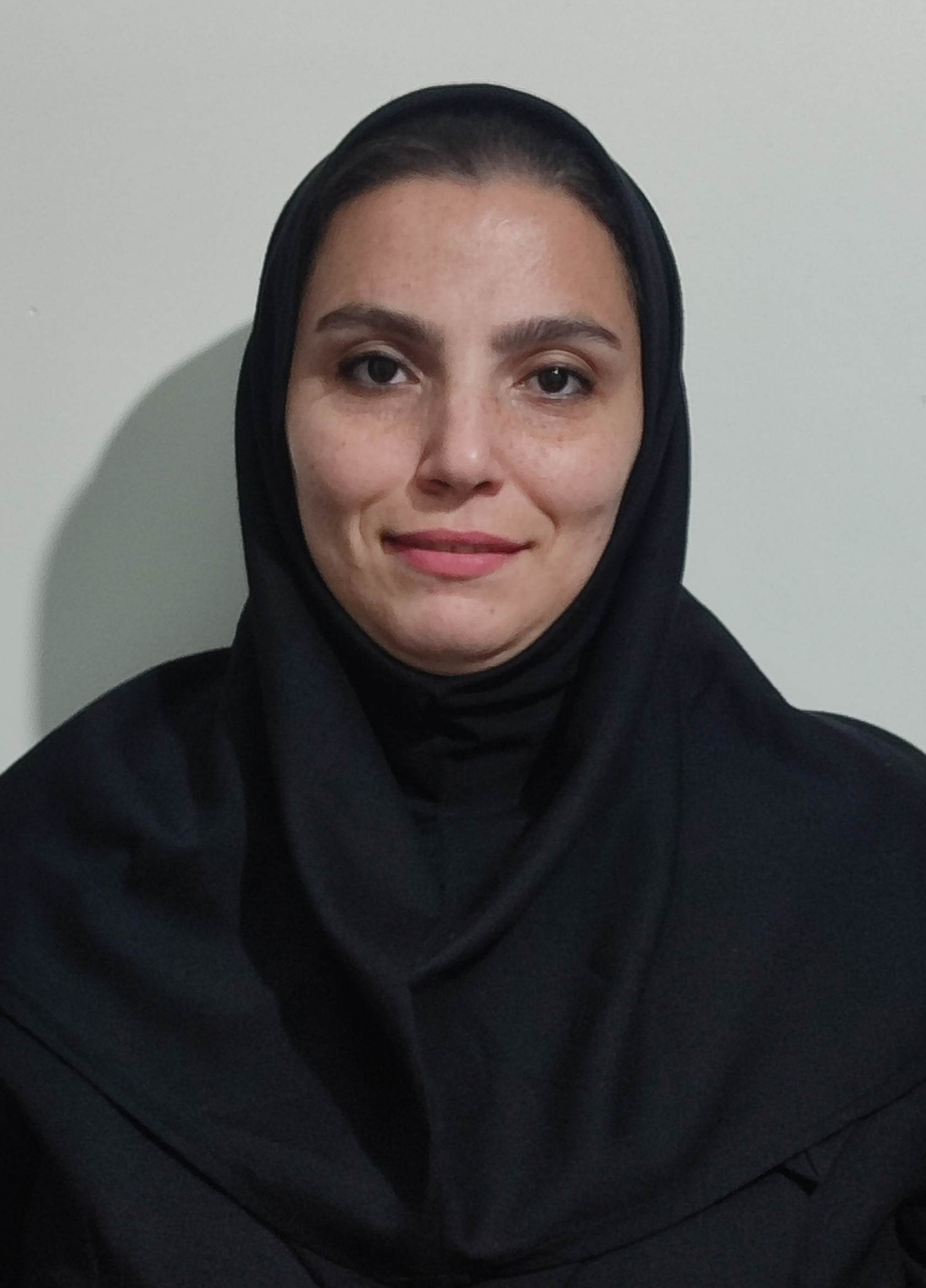 عاطفه نجف زاده 