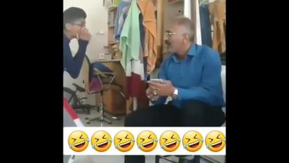 شوخی پدر پسری 😂😂😂