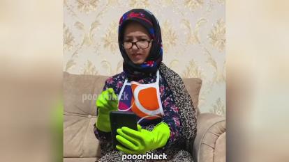 وقتی میخوای به مامانت چیزی نشون بدی😂