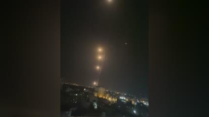 لحظه آغاز حملات راکتی مقاومت به تل‌آویو.