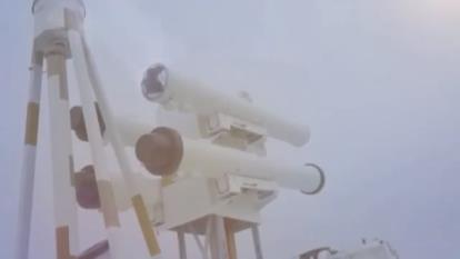 [Forwarded from جنگ افزارها] [ Video ] خوردوی زرهی بدون سرنشین با تیربار ، موشک‌