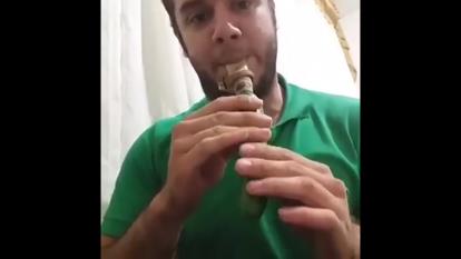 زدن فلوت با خیار