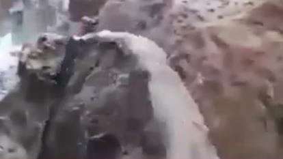 لحظه فوق العاده خالی شدن آب سد