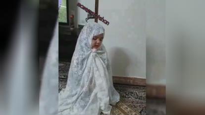 مامانی های خوشگل درحال نماز خواندن😊