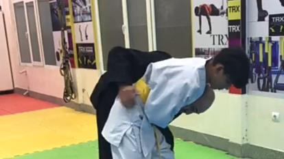 آموزش دفاع شخصی