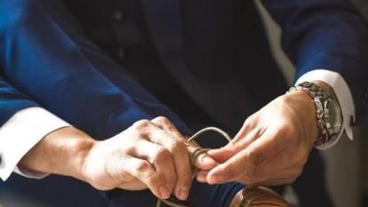 آهنگ زیبای رامین بیباک به نام بوسیدن تو