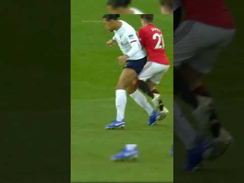 پوستر وقتی ون دایک کنترل را از دست می‌دهد😈 فوتبال