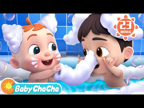 پوستر آهنگ وقت حمام کودک با حباب ها بازی می کند