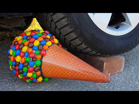 پوستر آزمایش خودرو در بقاق آبنبات و مارشمالو و آبمیوه و ژله خرد...
