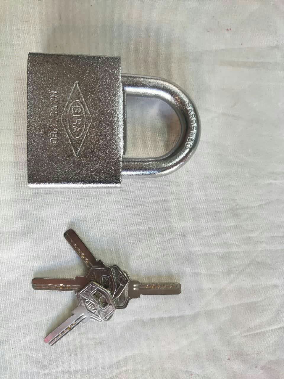 ساخت کلید قفل آویز در محل