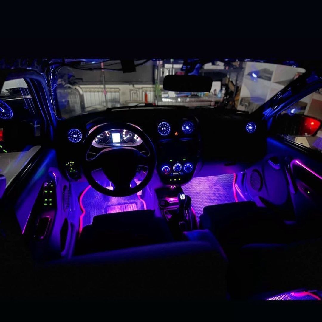 نورپردازی داخلی خودرو