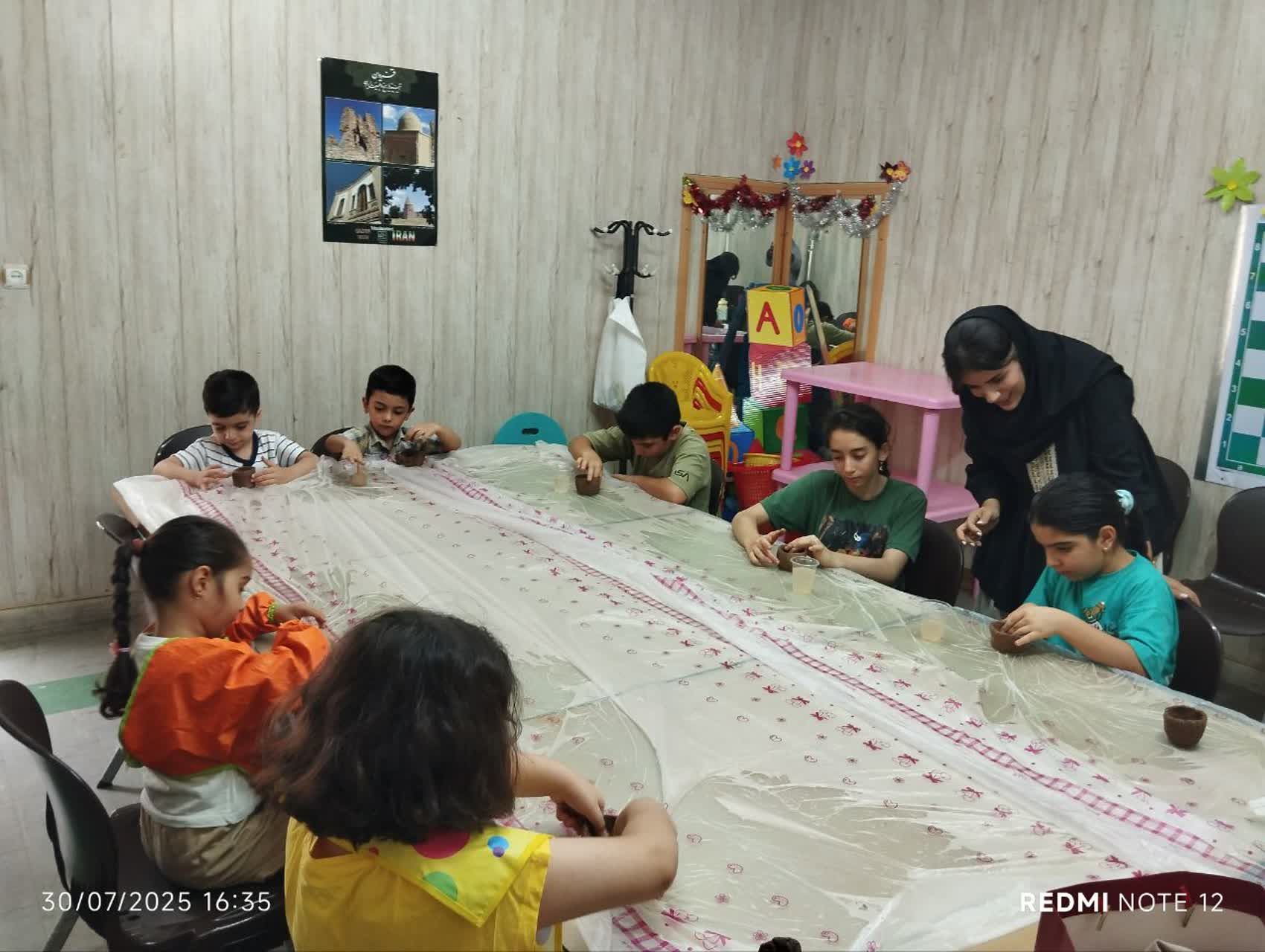 کلاس سفالگری در قزوین