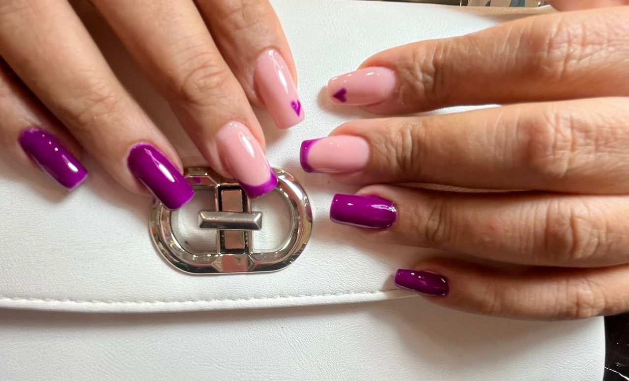 طرح کاشت ناخن فرنچ صورتی در اصفهان