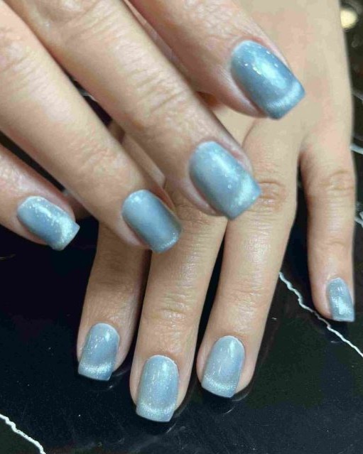 کاشت ناخن لاک ژل نقره ای متالیک در اصفهان