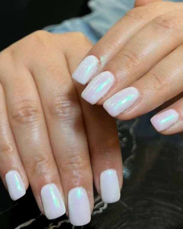 کاشت ناخن سفید شاین صدفی در اصفهان