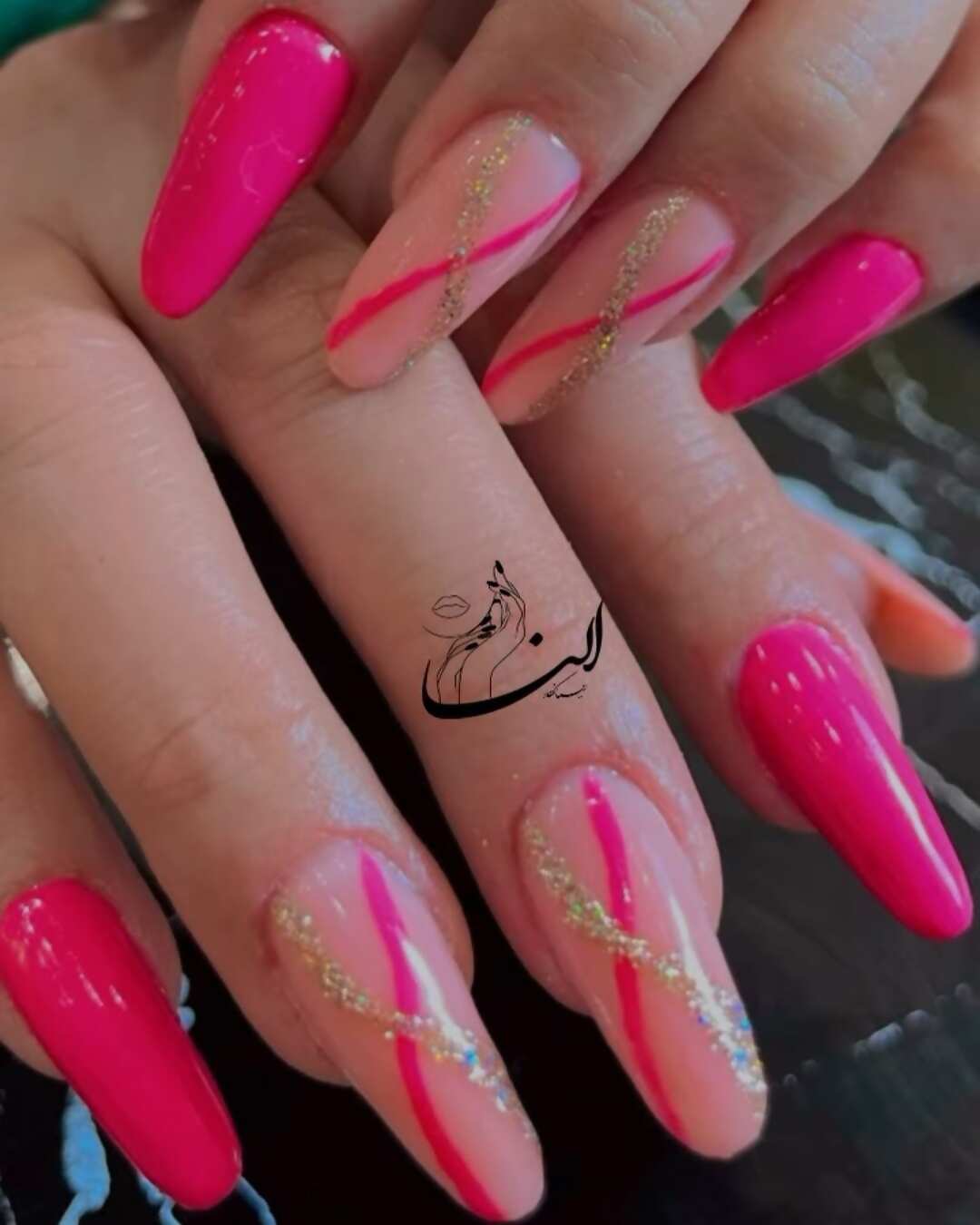 کاشت ناخن صورتی فسفری در اصفهان