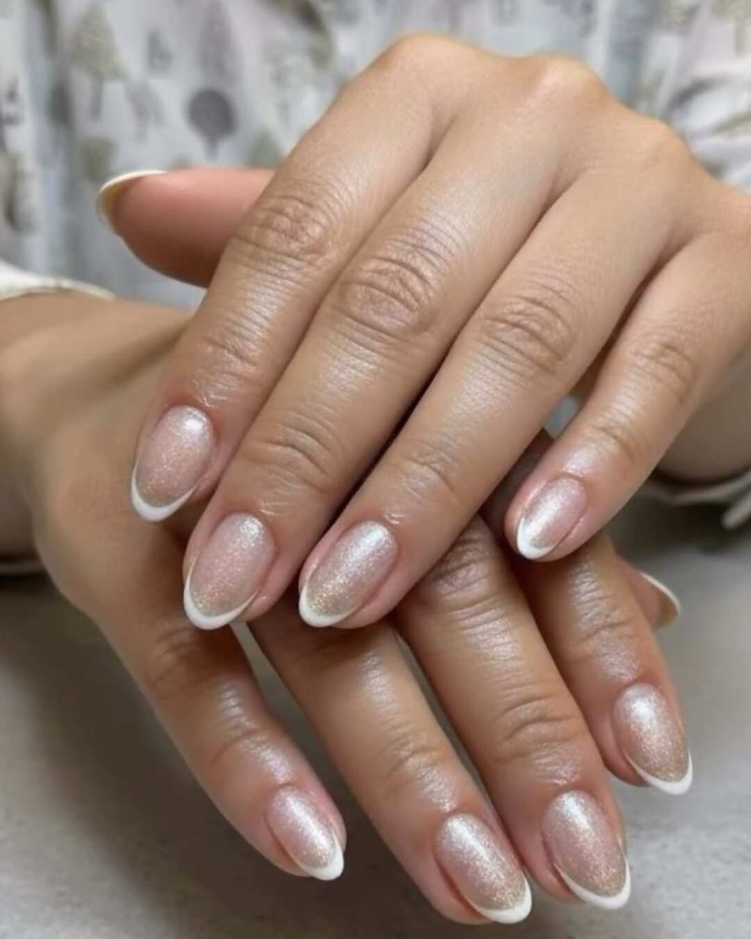 کاشت ناخن طبیعی با برق ژل در اصفهان