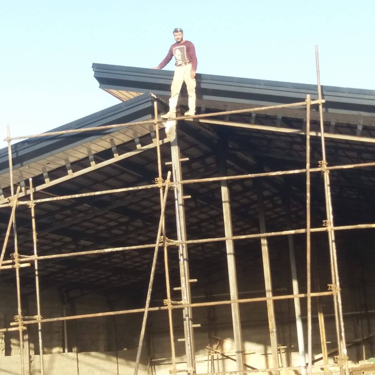 اجرا و نصب سقف شیروانی اصفهان