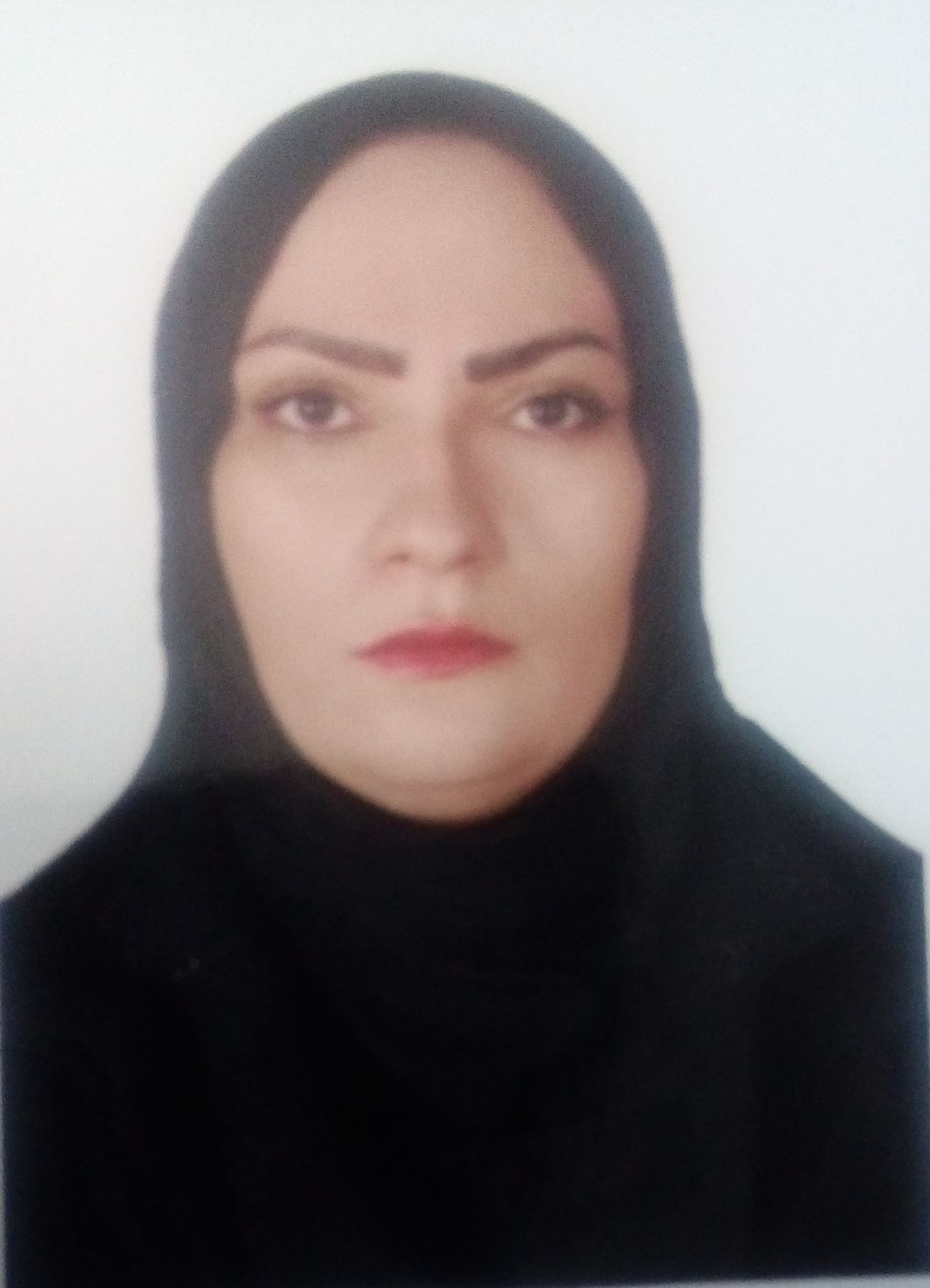 سمیه بیات بخش قم،کار با گوشی ،کار آفرین اینترنتی 
