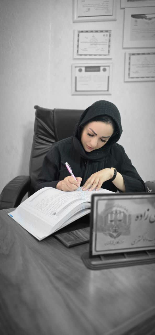 بهترین وکیل خانم در اندیشه