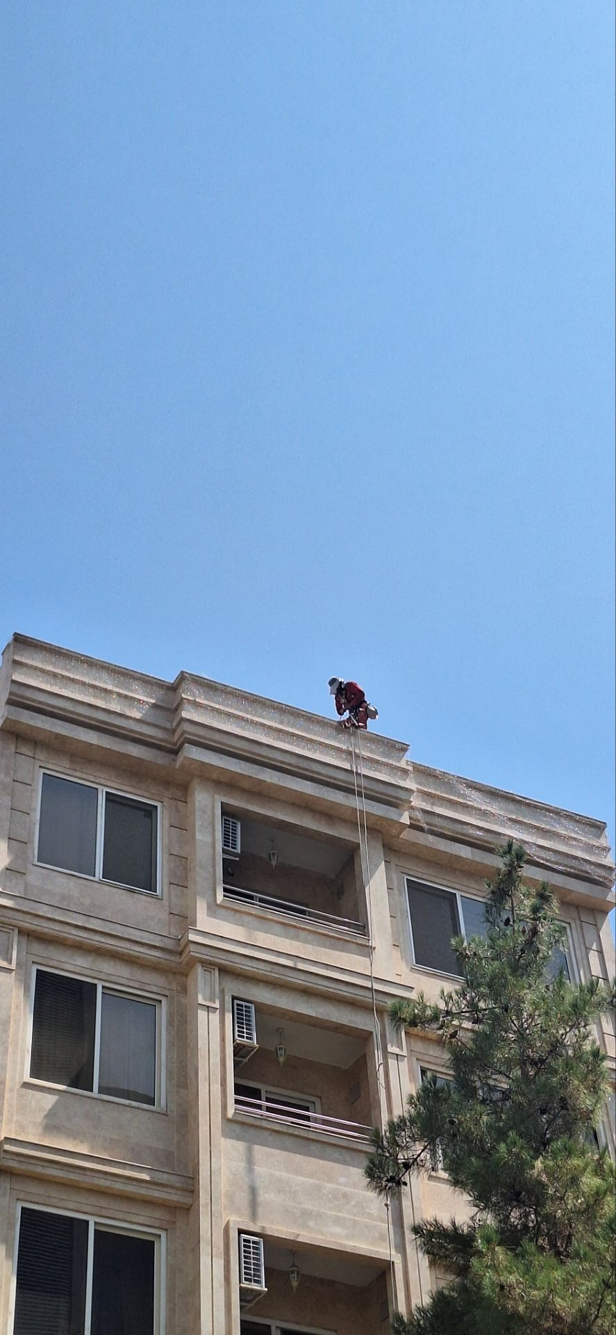 شستشو نما در مشهد/نظافت نما با بندبازمشهد