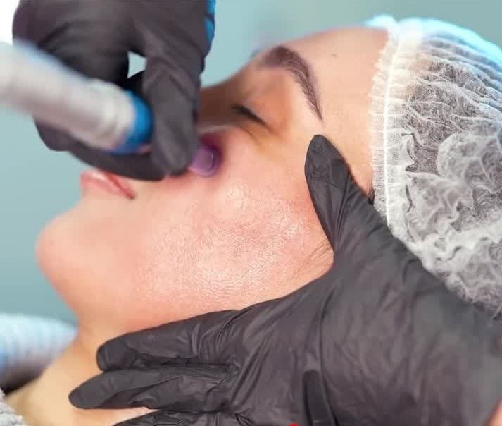 کلینیک زیبایی و آموزشی مراقبت پوست در اشرفی اصفهانی تهران